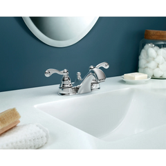 Traditional Two-handle Centerset Bathroom Sink Faucet