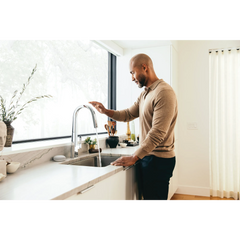 Nio Motion Control Smart Pulldown Touchless Kitchen Faucet