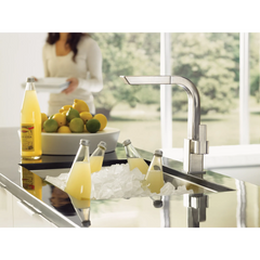 90 Degree Chrome One-Handle High Arc Pullout Kitchen Faucet