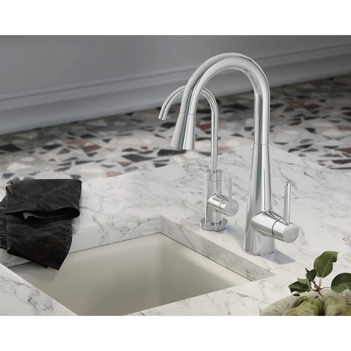Sleek One-Handle Pulldown Bar Faucet