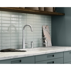 Sleek Chrome One-Handle Kitchen Faucet