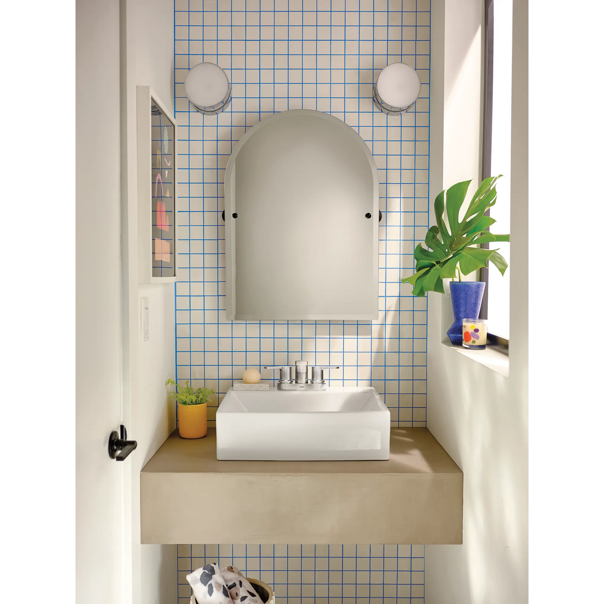 Laris Two-handle Centerset Bathroom Sink Faucet