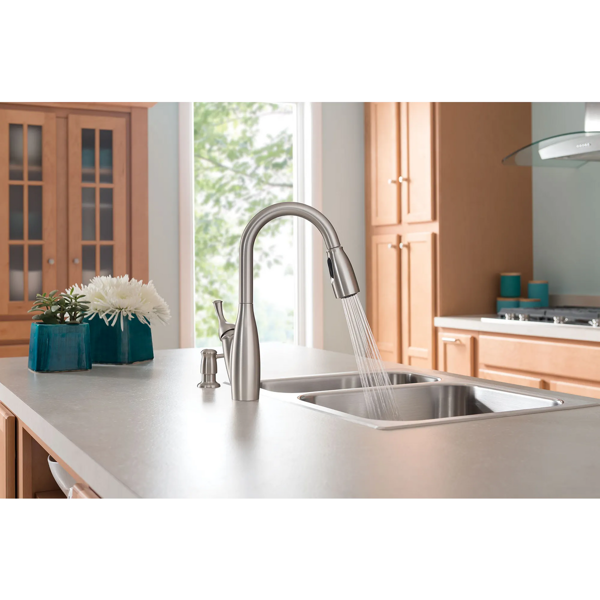 Mediterranean bronze one-handle high arc pulldown kitchen faucet
