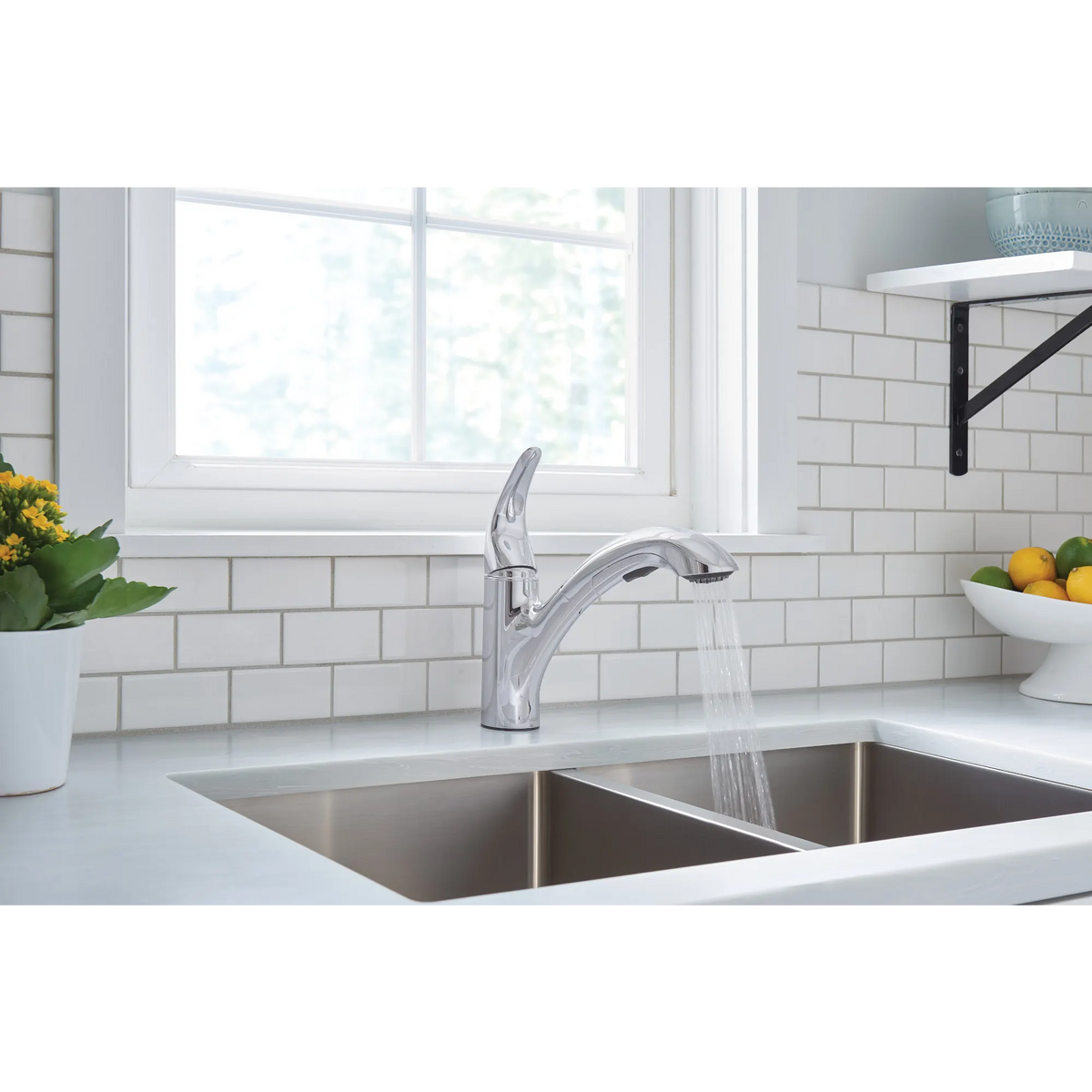 Medina One-Handle Pullout Kitchen Faucet