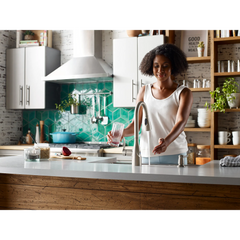 Arlo MotionSense Wave One-Handle Pulldown Touchless Kitchen Faucet