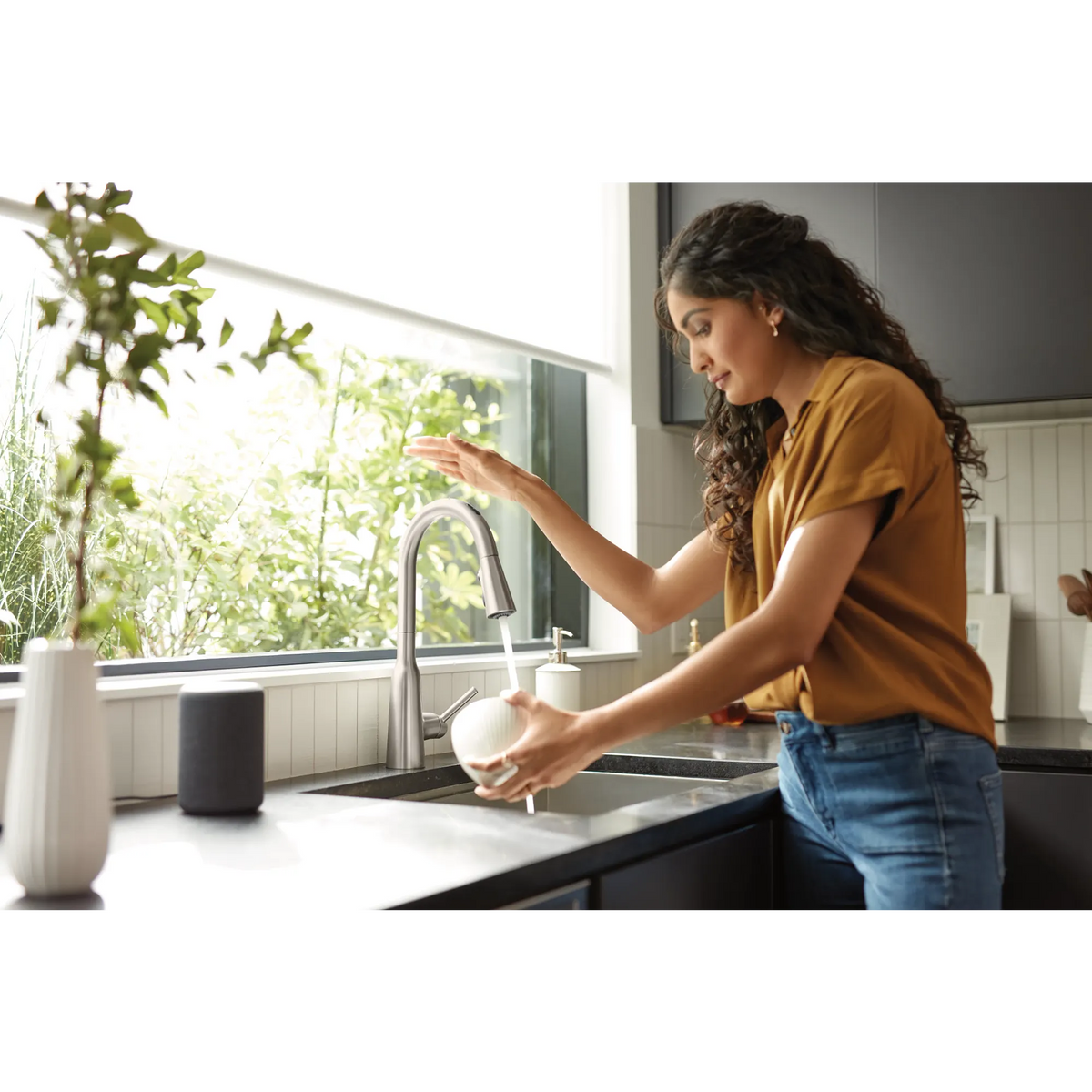 Zyla Smart Pulldown Touchless Kitchen Faucet