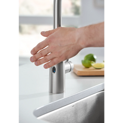 Sperry MotionSense Wave One-Handle Pulldown Touchless Kitchen Faucet
