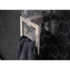 Kyvos Towel Ring