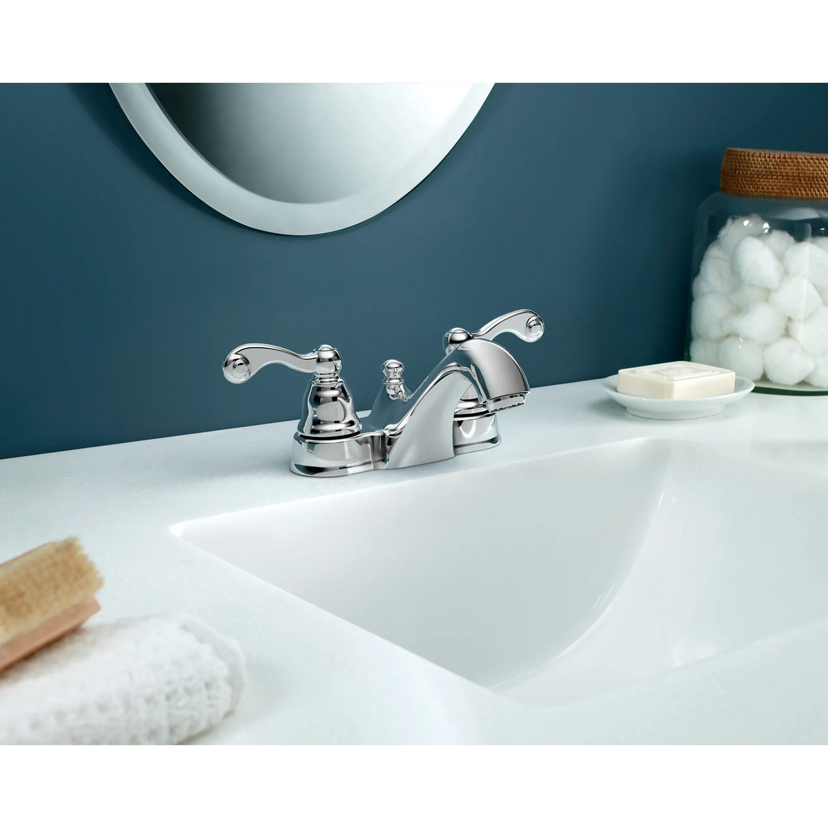 Traditional Two-handle Centerset Bathroom Sink Faucet