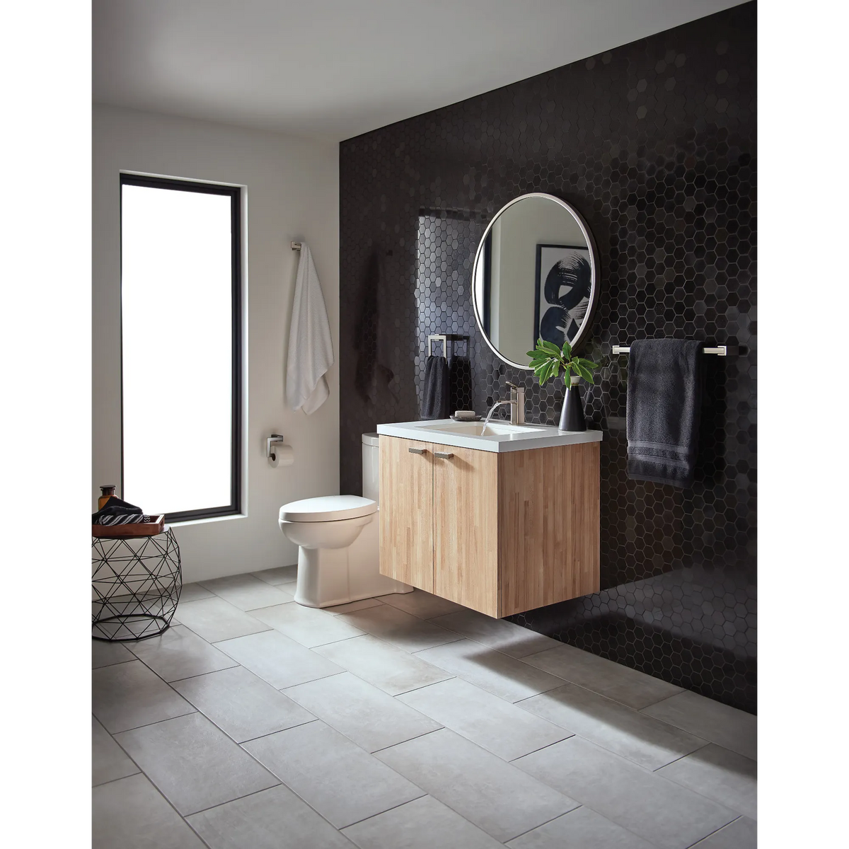 Kyvos Chrome Toilet Paper Holder