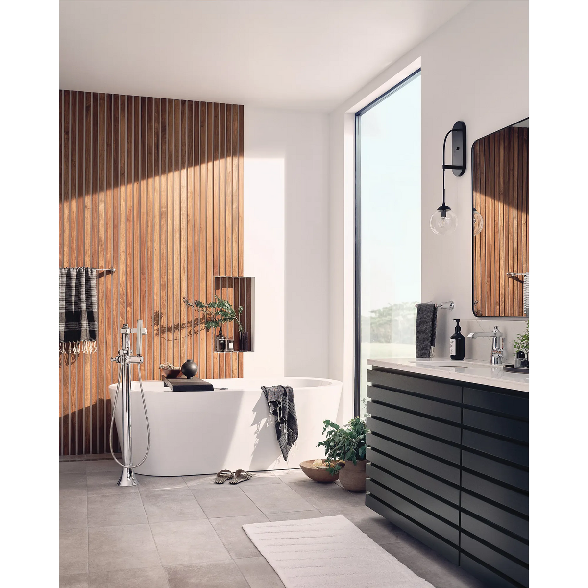 Flara 24" Towel Bar