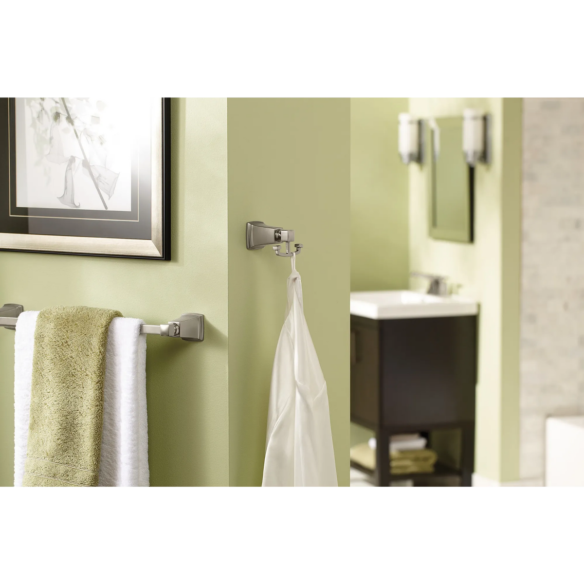 Boardwalk Brushed nickel 18" Towel Bar