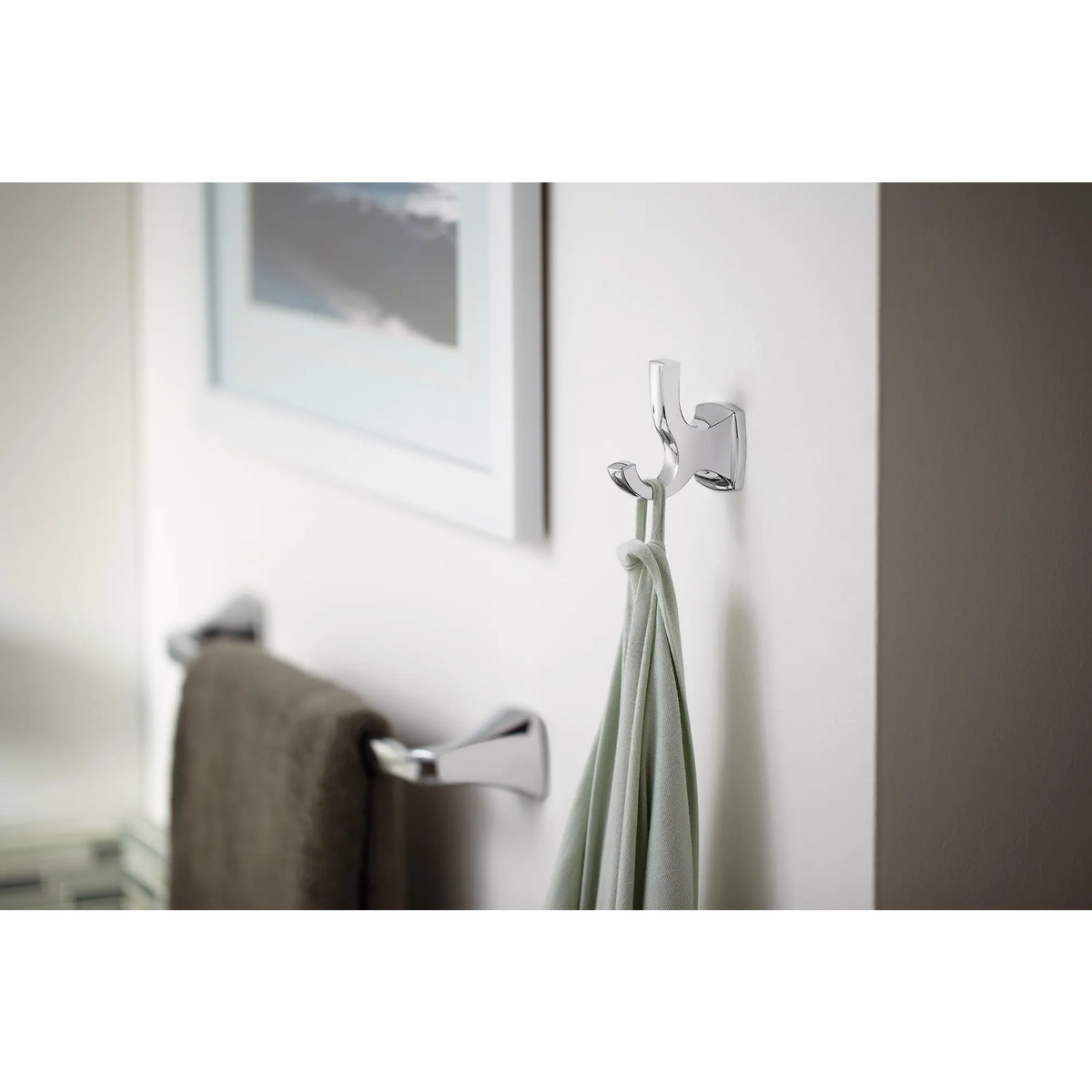 Voss 24" Towel Bar